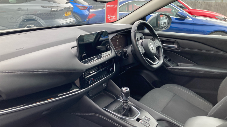 Nissan Qashqai 1.3 DiG-T MH N-Connecta 5dr Petrol Hatchback